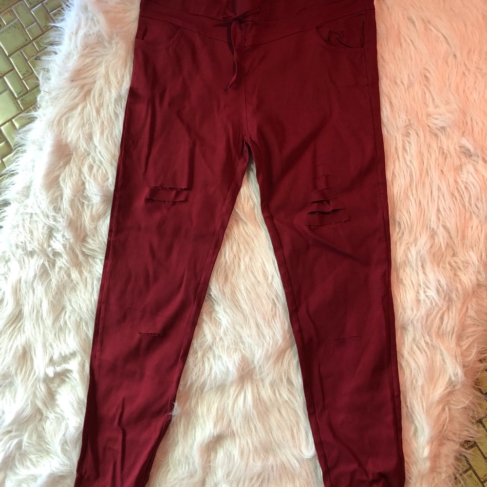 Women’s maroon leggings